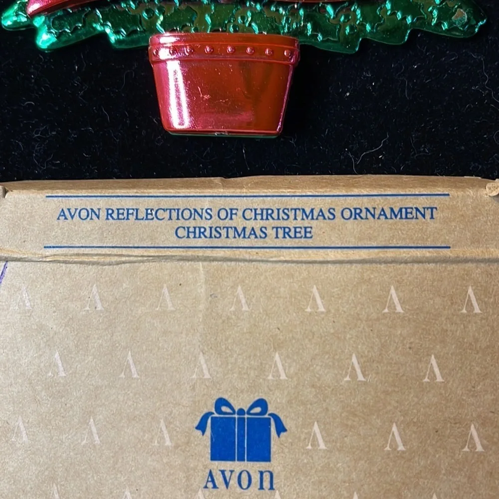 Avon Vtg Reflections of Christmas Ornament Christmas Tree